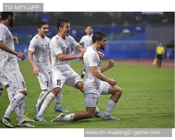 中国足球迎战乌兹别克斯坦队期待逆袭展现实力与斗志