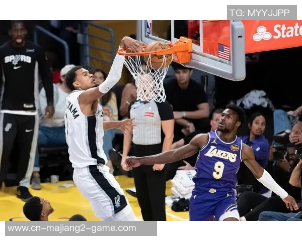 湖人对阵马刺精彩回放全场比赛亮点与精彩瞬间分析 湖人对阵马刺精彩回放全场比赛亮点与精彩瞬间分析